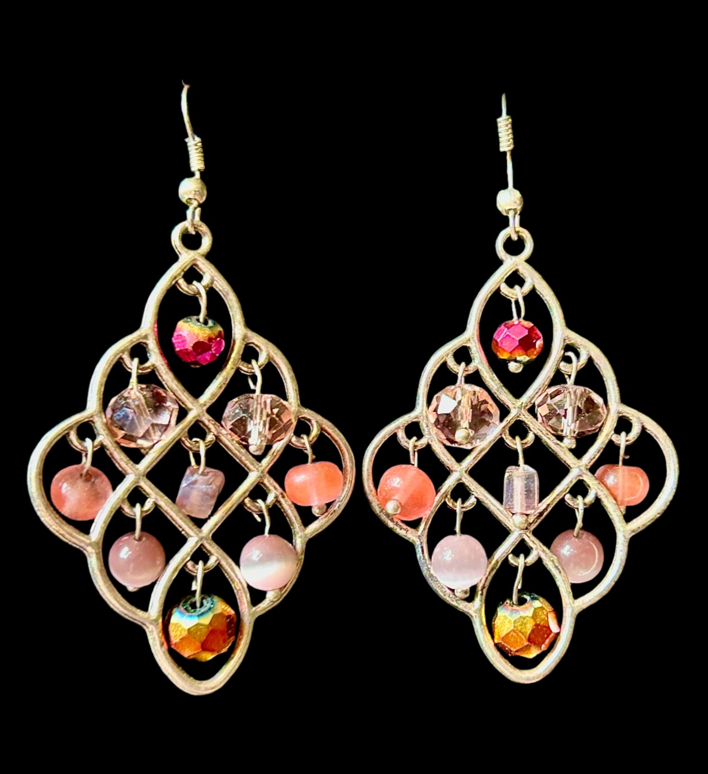 9 Pinks Dangle